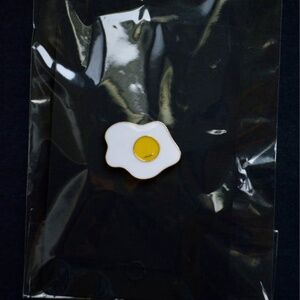 Pack of 5 Brand New and Packaged Pins